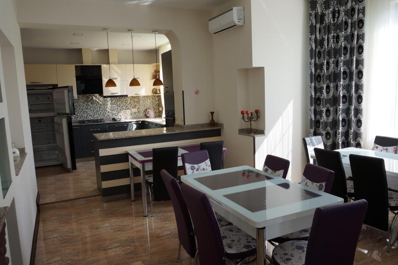 Villa Qero Батуми Екстериор снимка