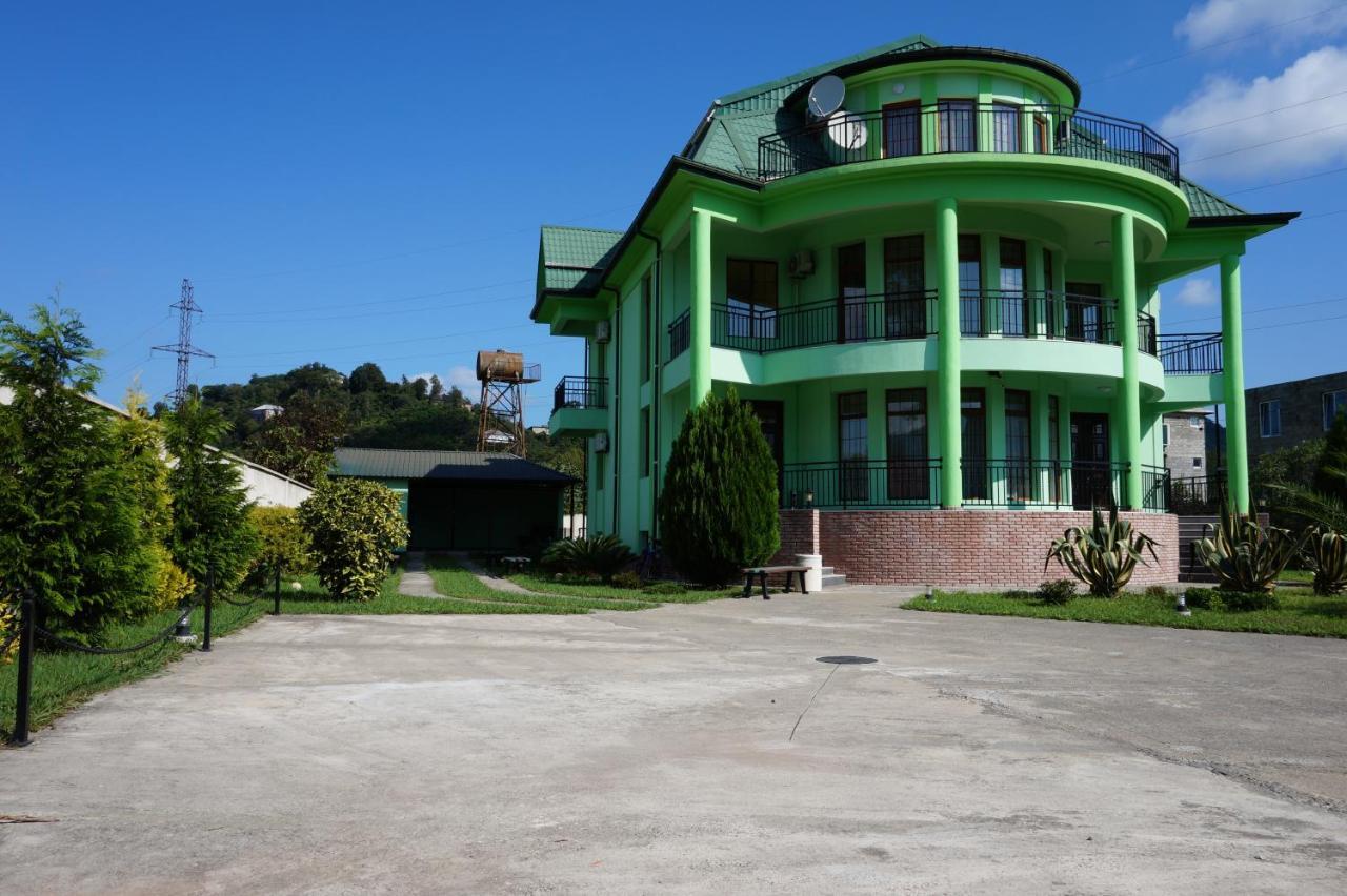 Villa Qero Батуми Екстериор снимка