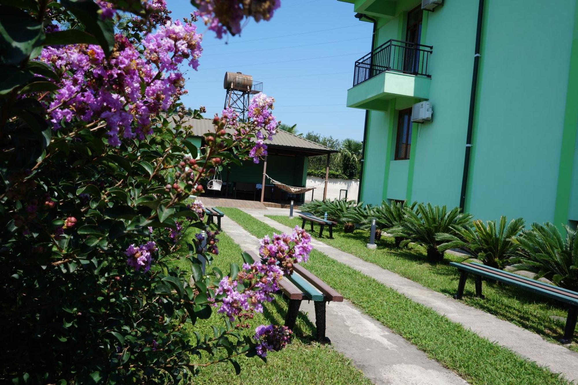 Villa Qero Батуми Екстериор снимка