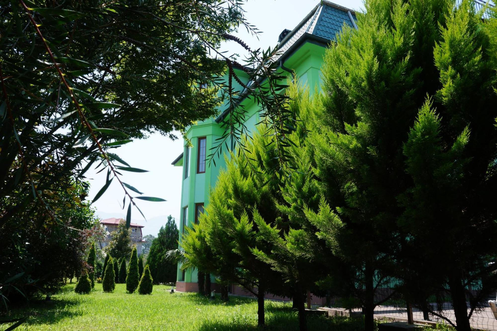 Villa Qero Батуми Екстериор снимка
