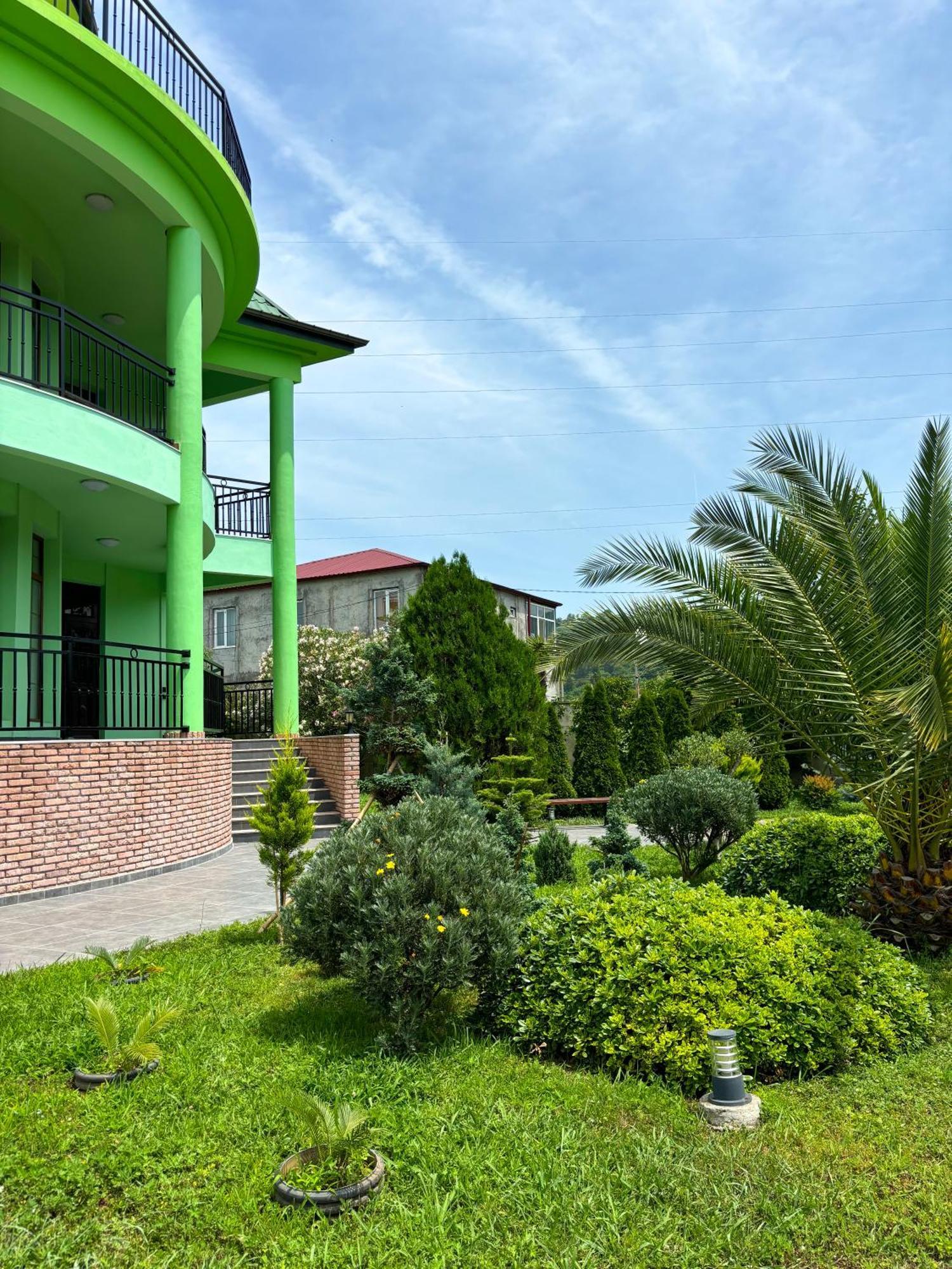 Villa Qero Батуми Екстериор снимка