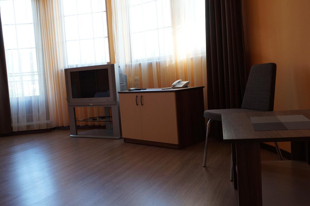 Villa Qero Батуми Екстериор снимка