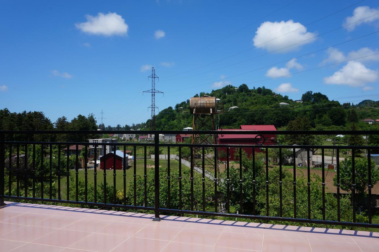 Villa Qero Батуми Екстериор снимка