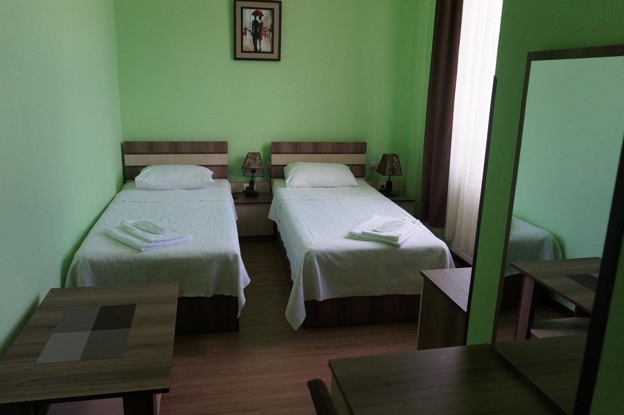 Villa Qero Батуми Екстериор снимка
