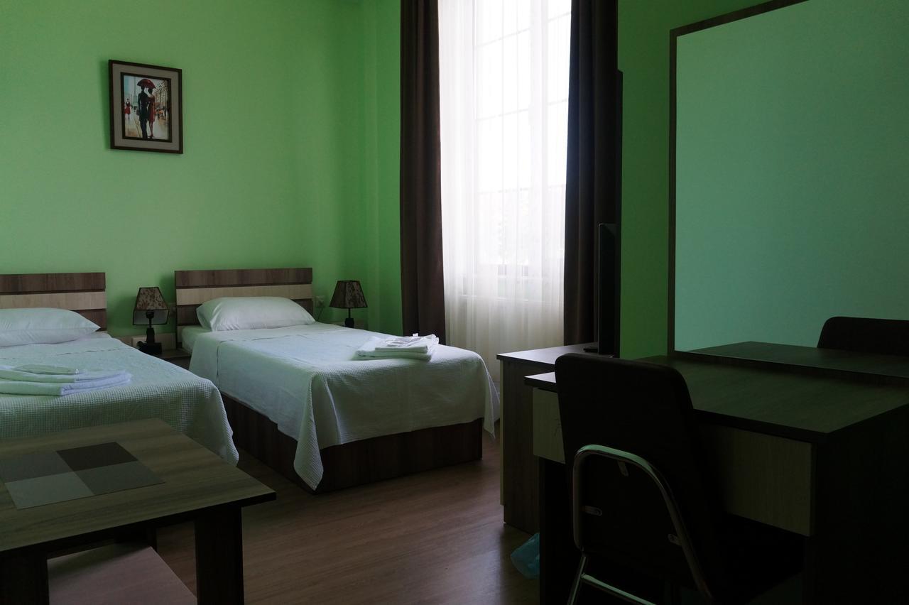 Villa Qero Батуми Екстериор снимка