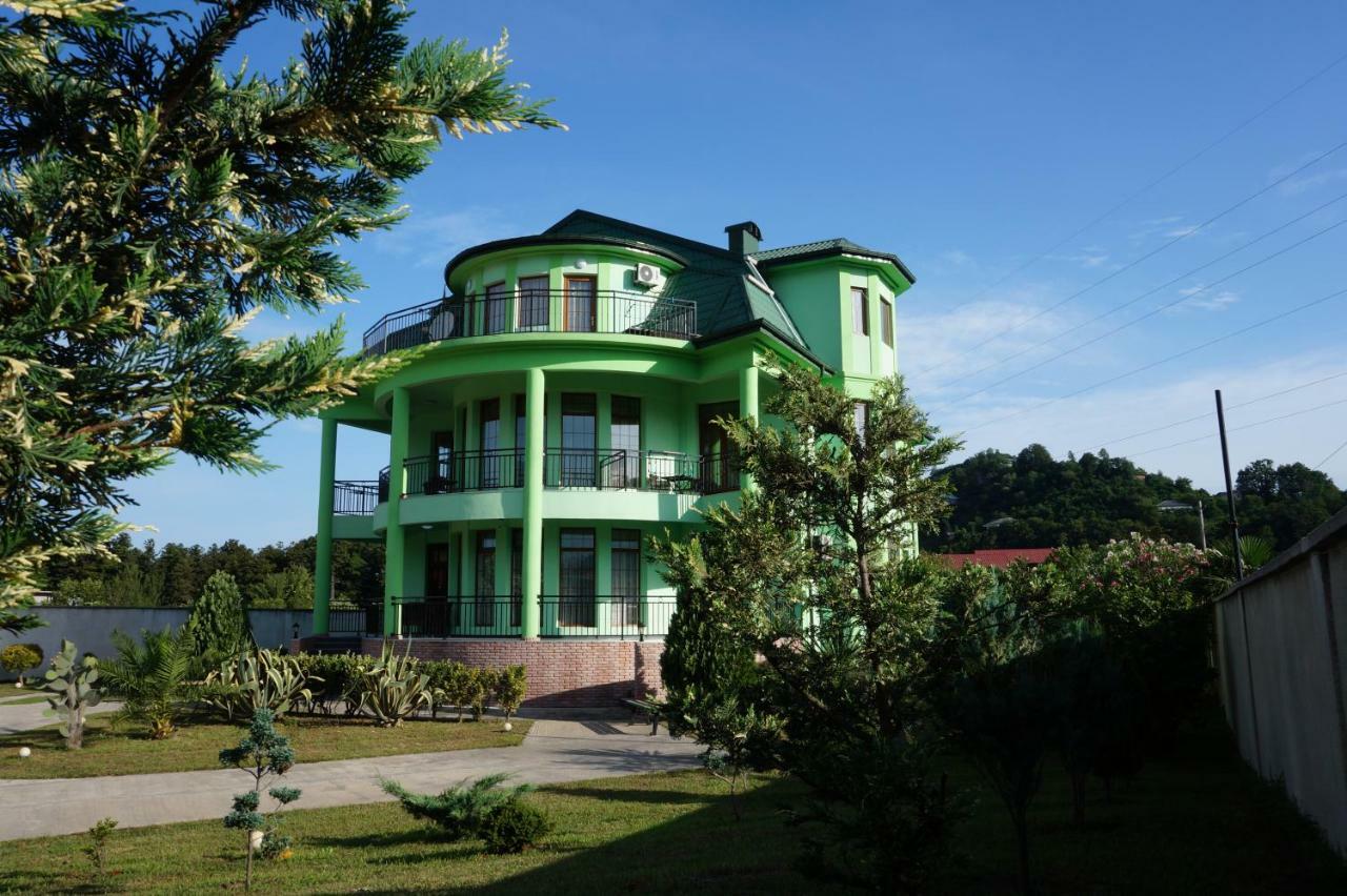 Villa Qero Батуми Екстериор снимка